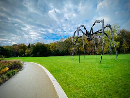 10 Iconic Sculptures Every Art Enthusiast Should Know