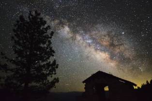 Exploring the Night Sky: A Novice's Handbook to Sleeping Beneath the Stars